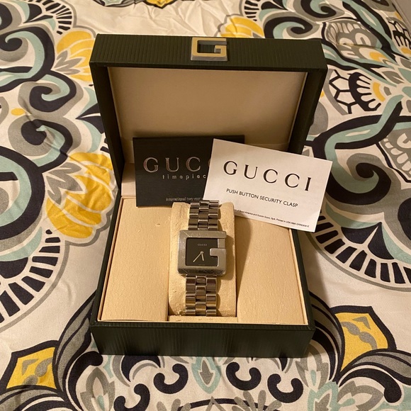 Gucci watch - Picture 2 of 2